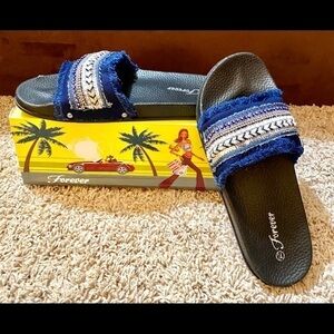 NIB-Blue Fringe-Trim Slide Sandal